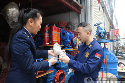 高新消防救援大隊(duì)開(kāi)展消防產(chǎn)品專(zhuān)項(xiàng)聯(lián)合檢查行動(dòng)