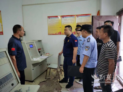 咸寧市多部門聯合開展高層建筑消防安全專項檢查與消防檢測服務